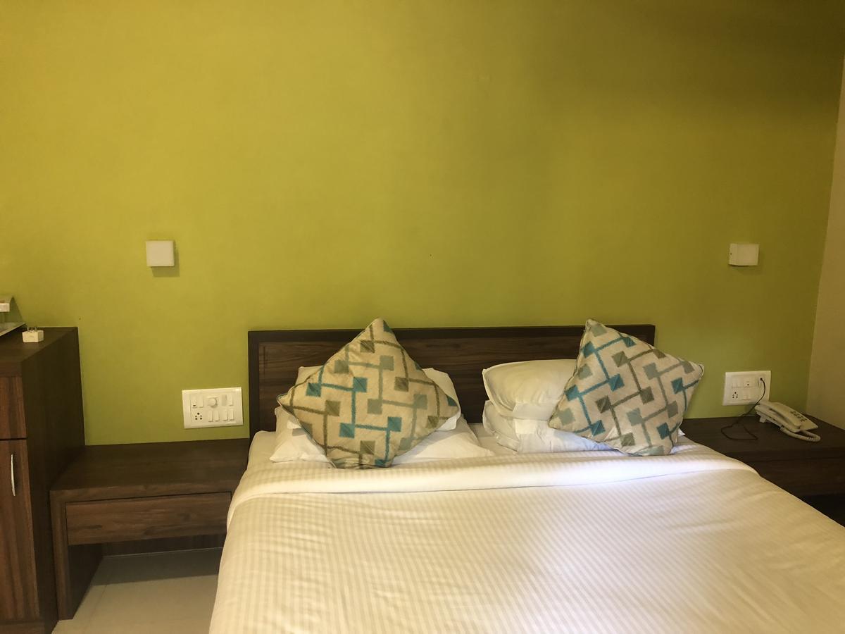 Hotel Coco Goa Arpora Zewnętrze zdjęcie